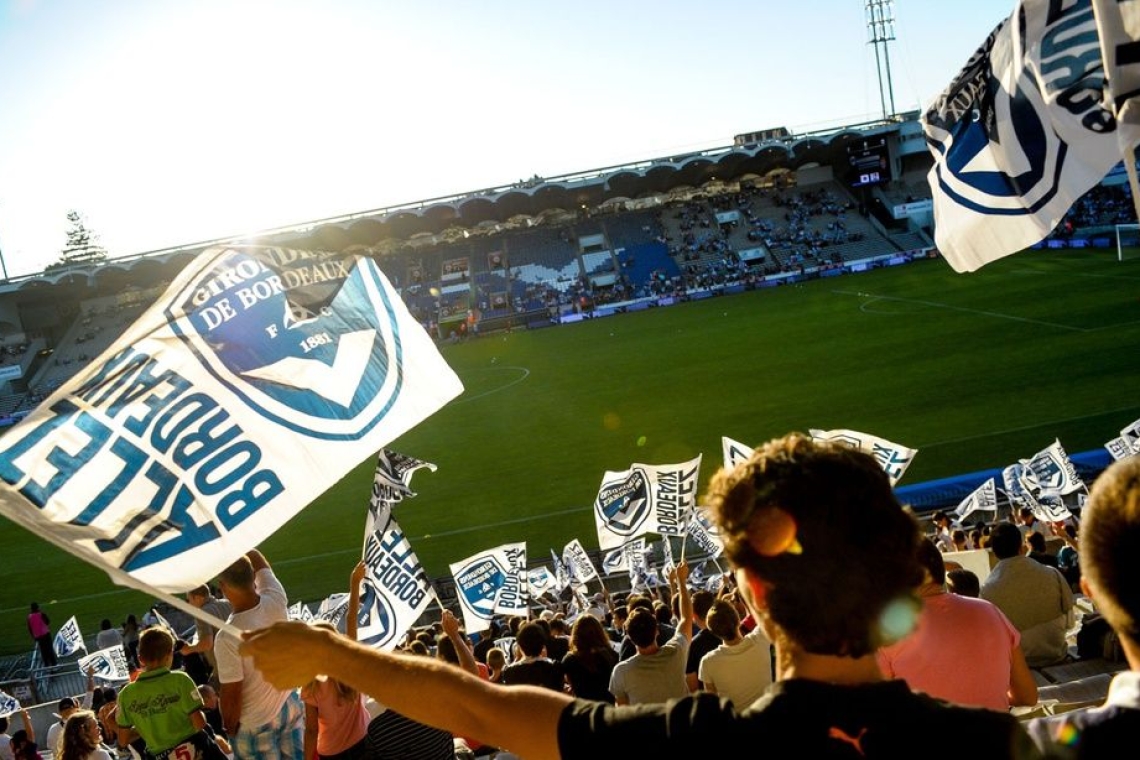 Les supporters des Girondins de Bordeaux se sont organisés en "socios" pour soutenir leur club, qui a été relégué administrativement en National 2.